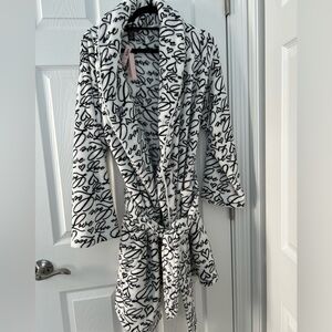 NWT Victoria secret size small plush robe